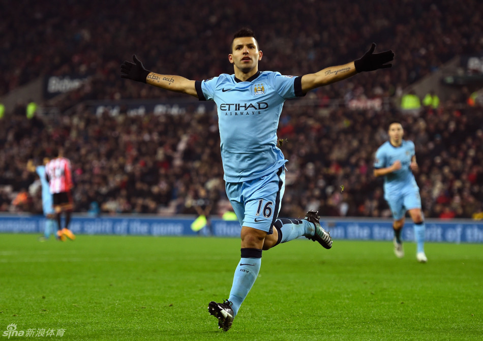 前往冠军之路！ Top Esports 官方关注了 Kanavi 、教练 Hongmi 和刘青松的微博