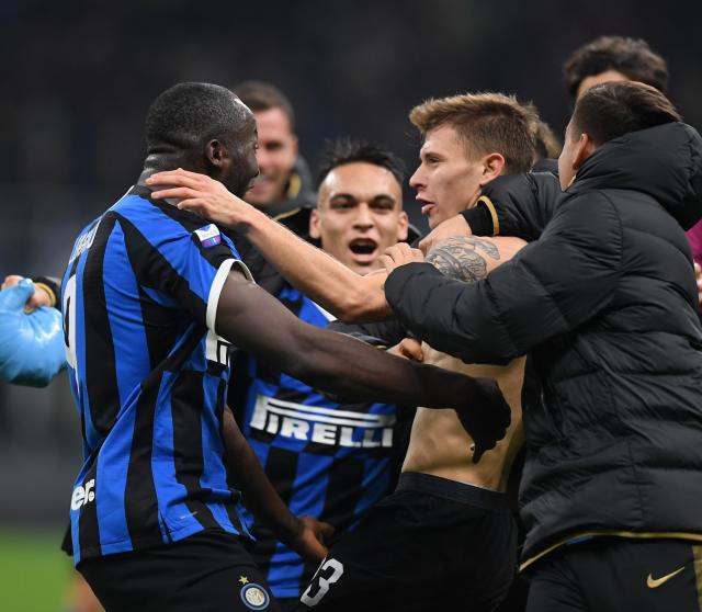 S赛小组赛首轮战罢，三队没输过两人没阵亡